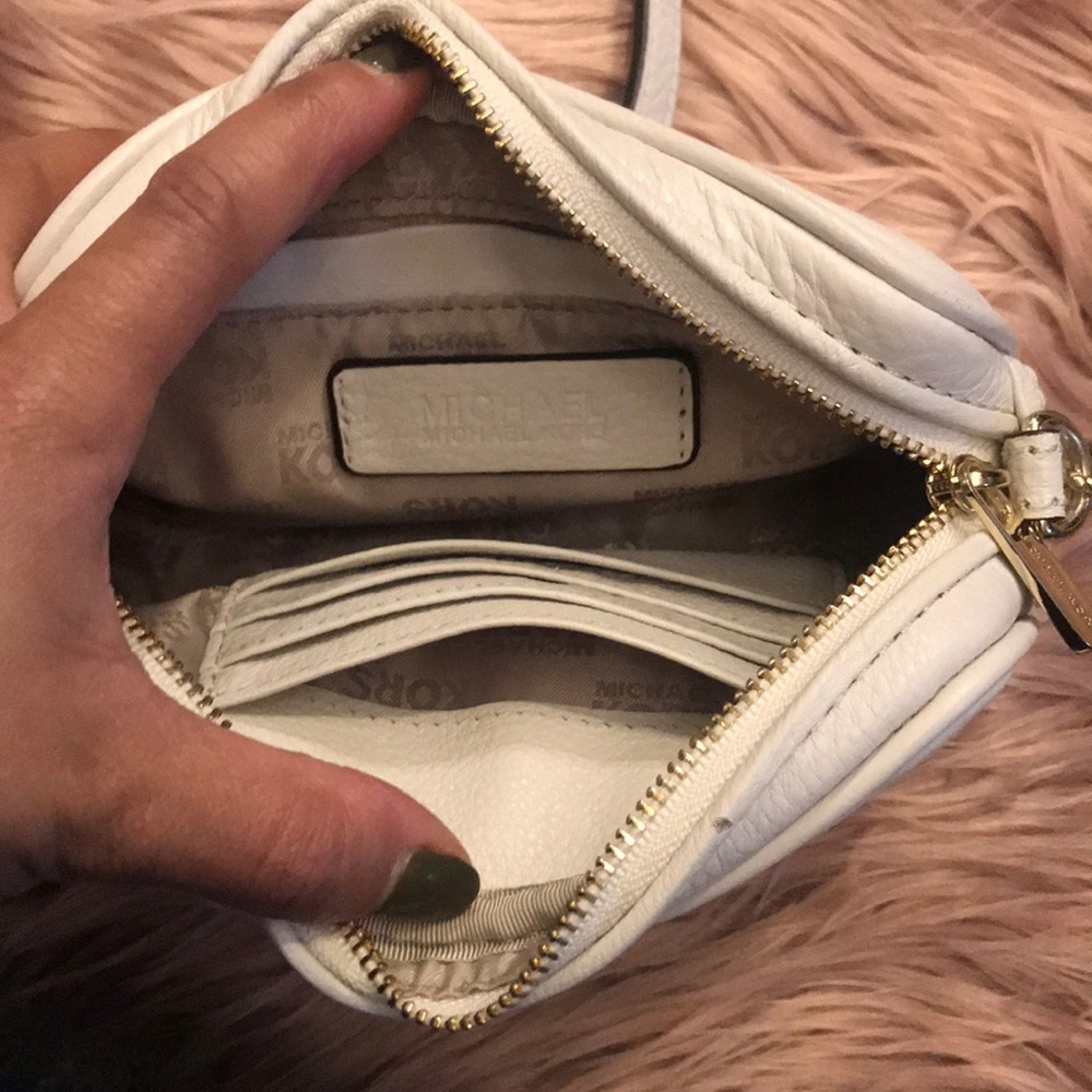 Michael Kors Crossbody - Picture 2 of 3